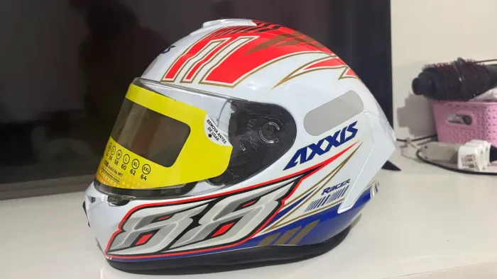 VENDO CAPACETE AXXIS NOVO