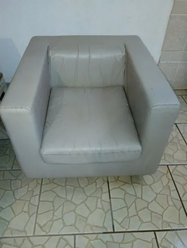 Poltrona cubo design italiano usada em courino