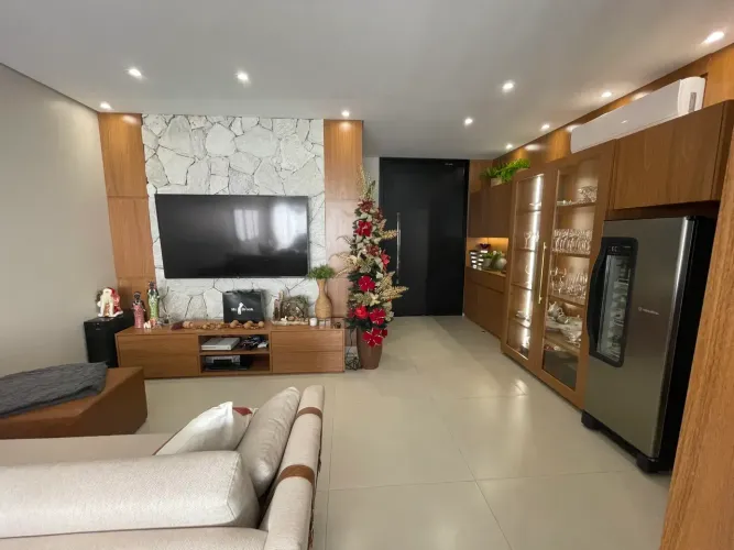 Casa para venda tem 147 metros quadrados com 3 quartos em Jardins Capri - Senador Canedo -