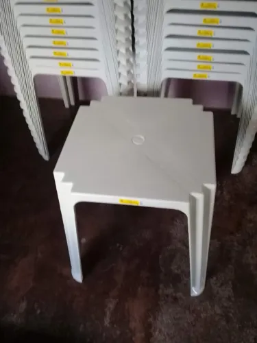 Mesas de plástico novas