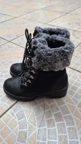 Bota Cano Curto Pelúciada (Tamanho 34) - Nunca Usada