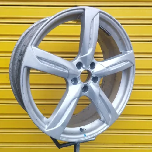 Roda Guidon Audi Q5 Réplica 20x7 5x114 Eur Un