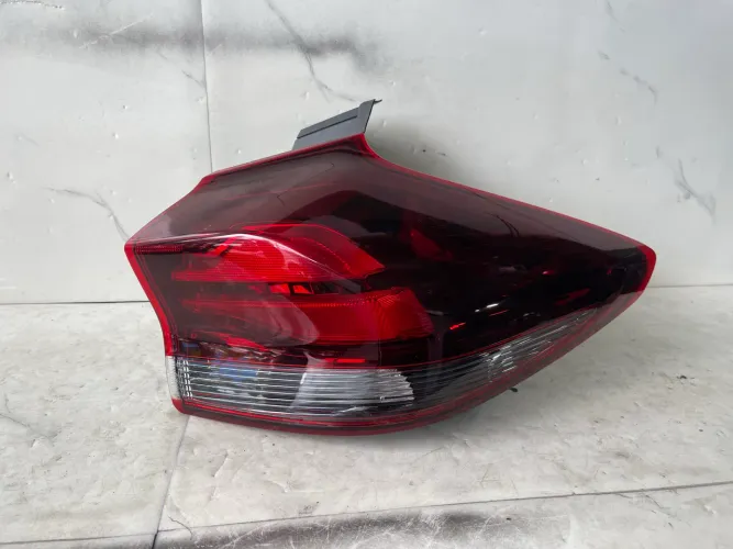 Lanterna Da Tracker 2020/25 Sem Led Lado Direito Canto