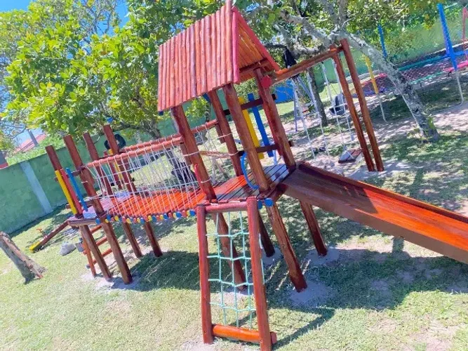 Casinha de Tarzan feita em madeira de eucalipto tratada