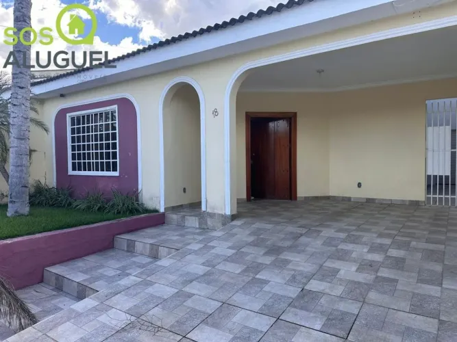 Alugo Casa Jardim California com 3 quartos!