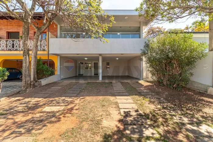 Casa de Condomínio À Venda