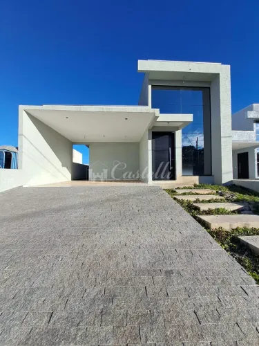 Casa para à venda, no Bairro Uvaranas, em PONTA GROSSA - PR