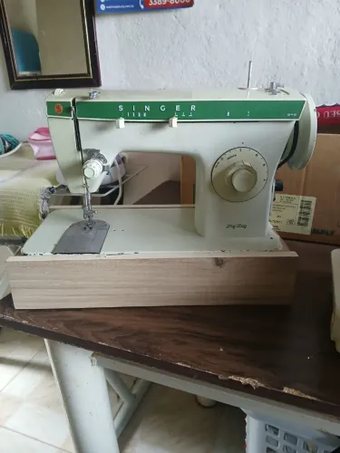 Máquina de costura Singer doméstica