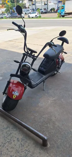 Scooter ferrari eletrica