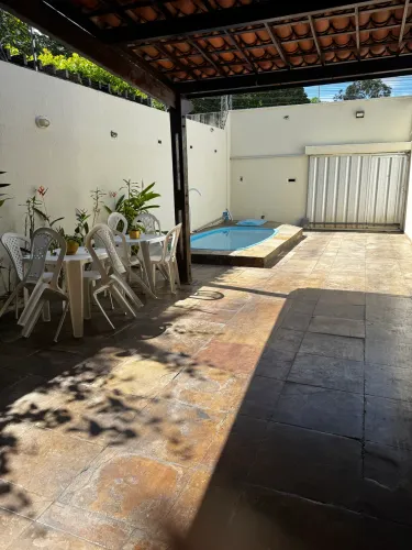 Casa duplex com piscina 