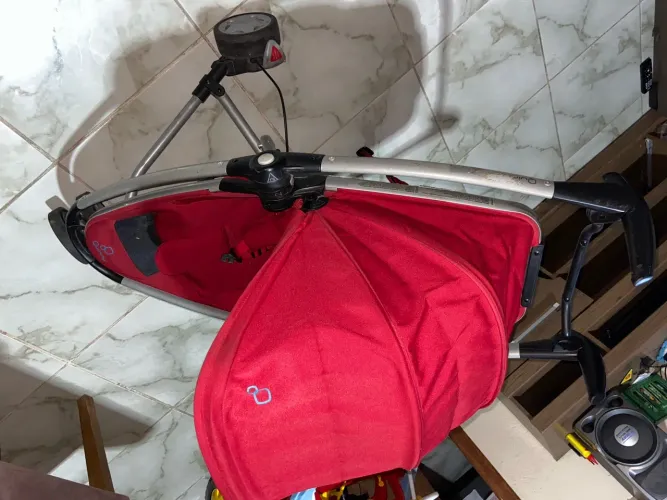 Vendo carrinho Quinny xtra vermelho