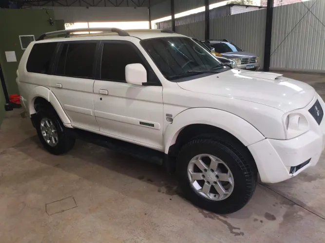 Mitsubishi Pajero Sport HPE 2.5 4X4 Diesel Mec. 2008