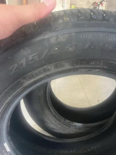 Excelentes pneus Renegaide, toro, 215/65R BR aro 16