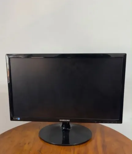 Monitor Samsung S22a300b 21.5 1920 X 1080 Full Hd Preto 5ms (Usado)