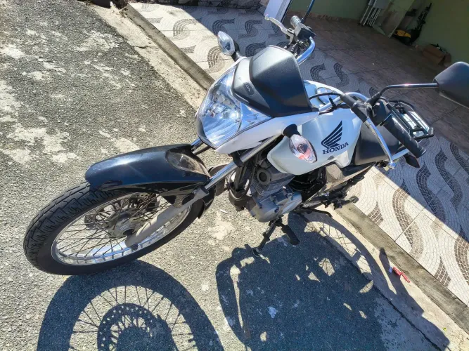 vendo CG 125.cargo ou troco  valor 9300,00
