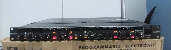 Crossover Phonic Pcx 4000