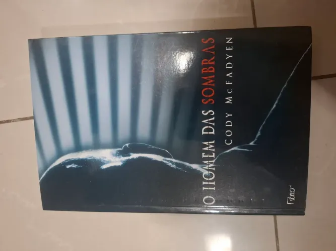 Livro O homem das sombras