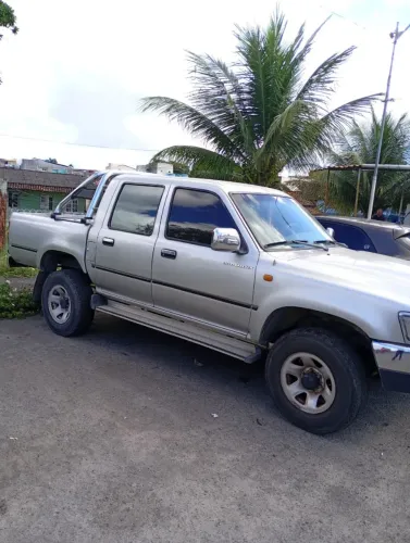 Toyota Hilux CD SRV 4X2 3.0 8V 90cv Diesel 2004