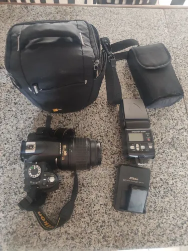 Camera nikon D3100 com Flash