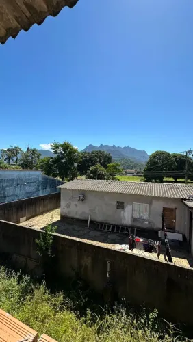 Vende se Ap P. Mambucaba excelente localização comércio e rua com quadra esportiva