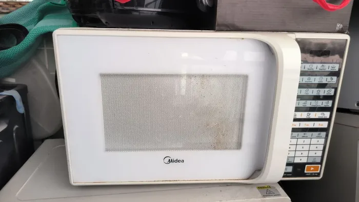 Microondas 20 litros Midea em perfeito uso !
