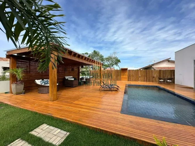 Casa de Alto Padrão à Venda em Guaratiba - BA