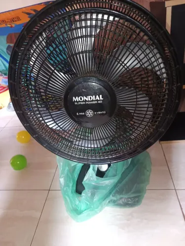 PRA SAIR LOGO!!!! VENDO VENTILADOR FUNCIONANDO NORMALMENTE R$65,00