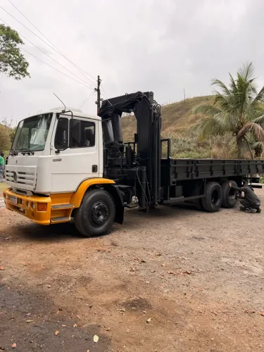 Caminhão Munck troco por prancha rebaixada+cavalinho