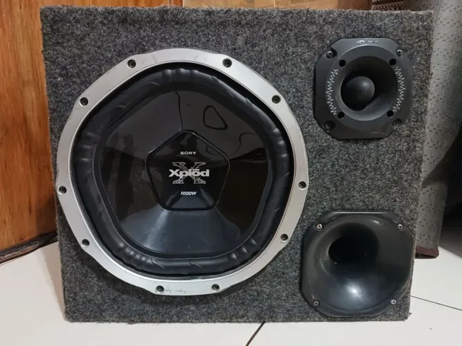 Caixa trio com amplificador SONY