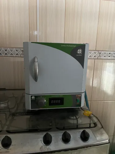 Estufa de esterilização e secagem