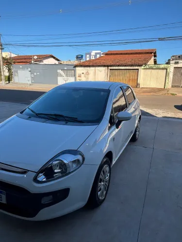 Fiat Punto Essence 1.6 Flex 16V 5P 2015