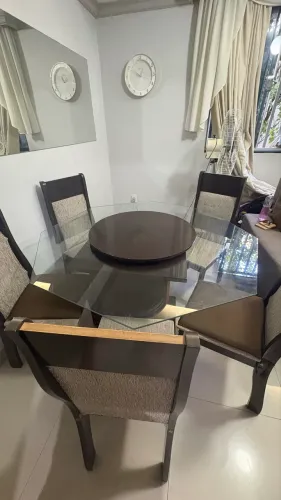 Mesa de jantar + 5 cadeiras