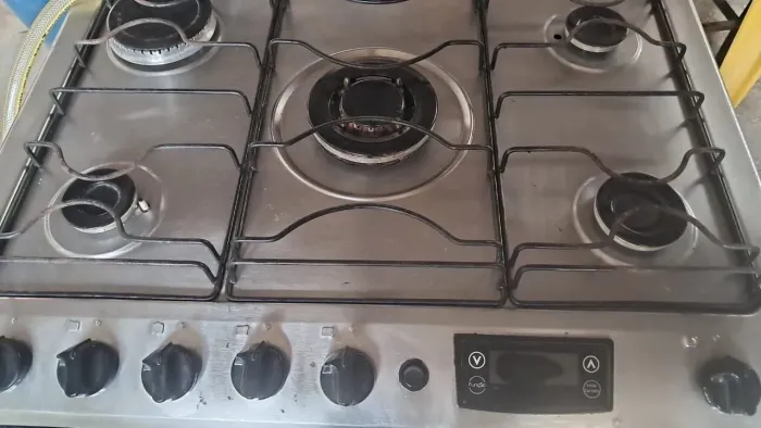 Vendo um fogão 5 bocas