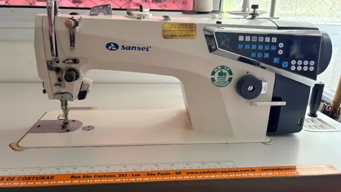 Maquina reta industrial sansei Q4 com mesa