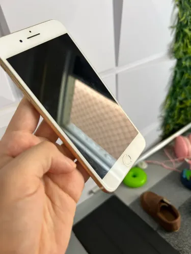 iPhone 7 Plus dourado