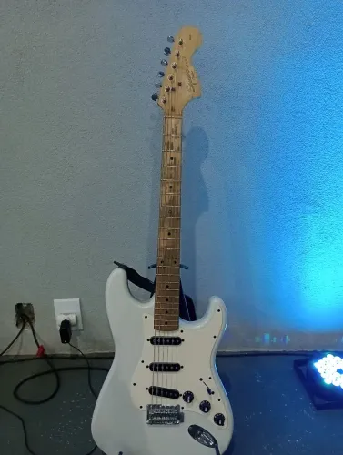 Guitarra affinity 