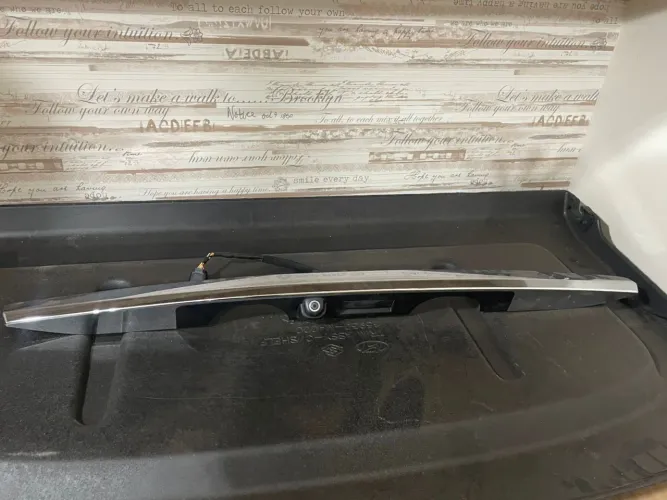 Câmera de ré + friso cromado original creta hyundai 2019