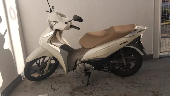 Honda Biz 125i 2021 - Única Dona