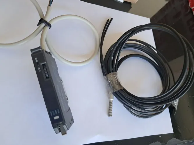 sensor fotoelétrico de fibra óptica da Baumer FVDK 10P69Y0