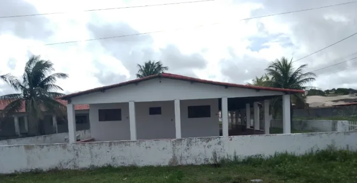 Vende-se Casa de Praia 04 Quartos Com Terreno Grande na Redinha Nova