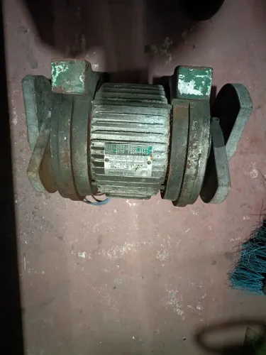 Motor vibratório 1.75 vc trifásico.