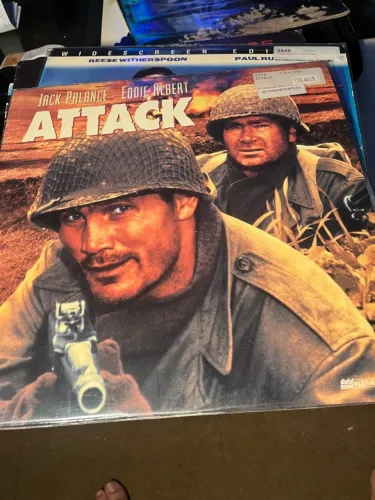 LD filme clássico de guerra "Attack!" (lançado no Brasil como Morte sem Glória)