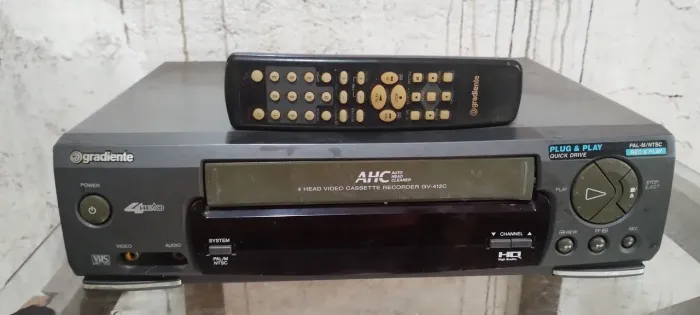 Vídeo cassete Gradiente 127 volts