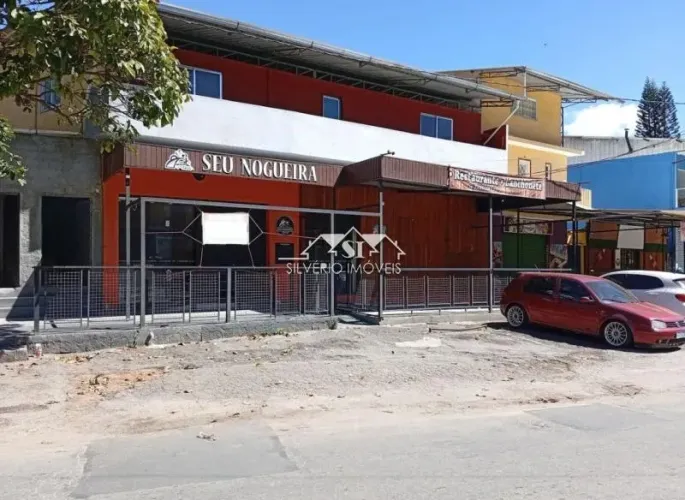 Loja- Petrópolis, Nogueira