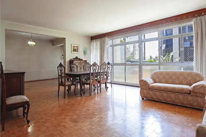 Apartamento para venda em Higienópolis com 3 quartos, sendo 1 suíte, 260m²