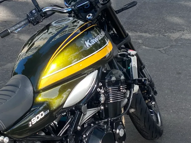Kawasaki Z900rs verde recém revisada cor única