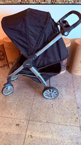 Carrinho de bebê CHICCO BRAVO