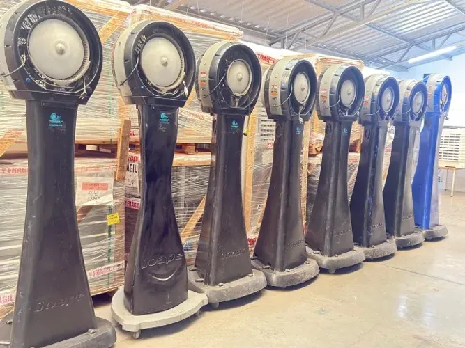 CLIMATIZADOR PEDESTAL COM ASPERSÃO DE NÉVOA 80L 110V/220V