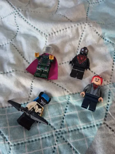 Lego marvel bonecos