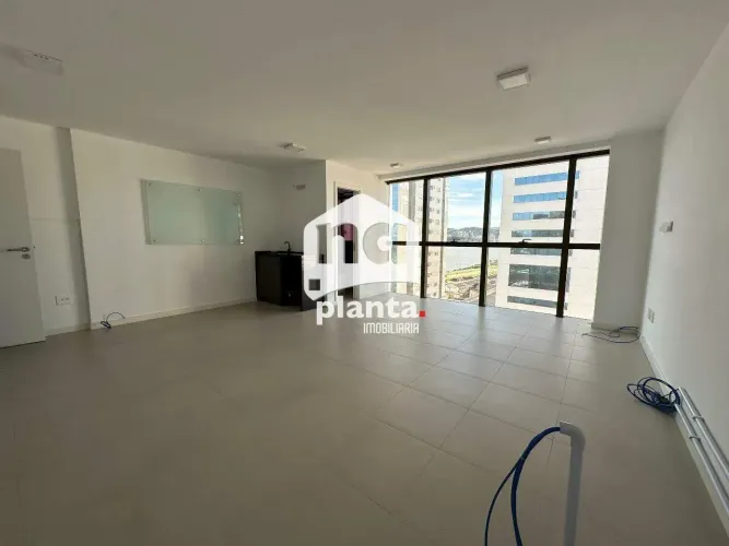 Sala Comercial para Alugar no Estreito Florianópolis com Vista para o Mar e 02 Vagas